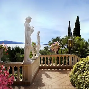 https://ville-montefiori.it-lombardy.com