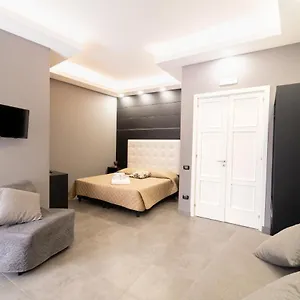 2* Guest house Royal Art H Spaccanapoli, By Clapa Group